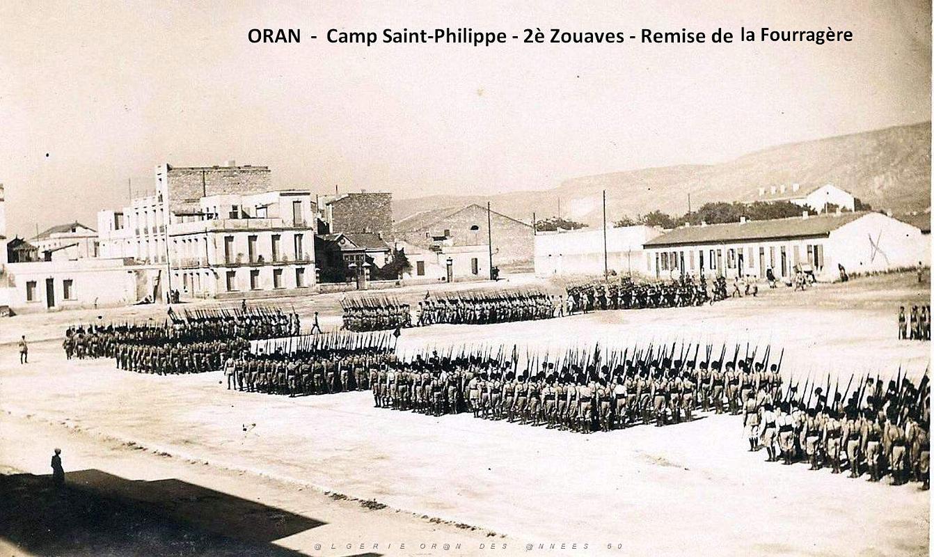 Oran - Camp Saint-Philippe - 2e Zouaves - Remise de la Fourragere.jpg